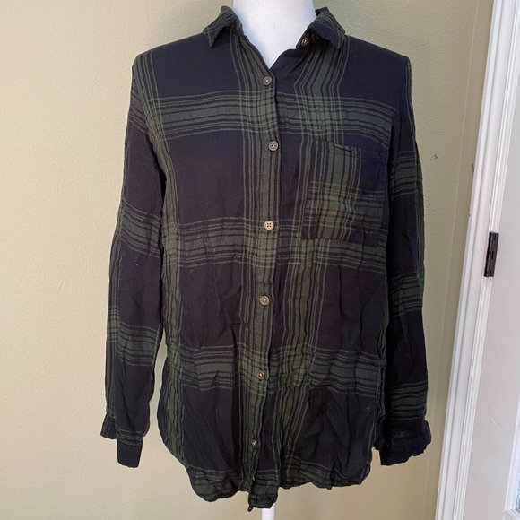 Forever 21 Tops - Forever 21 Thin Flannel Style Plaid Button Down Shirt - Medium